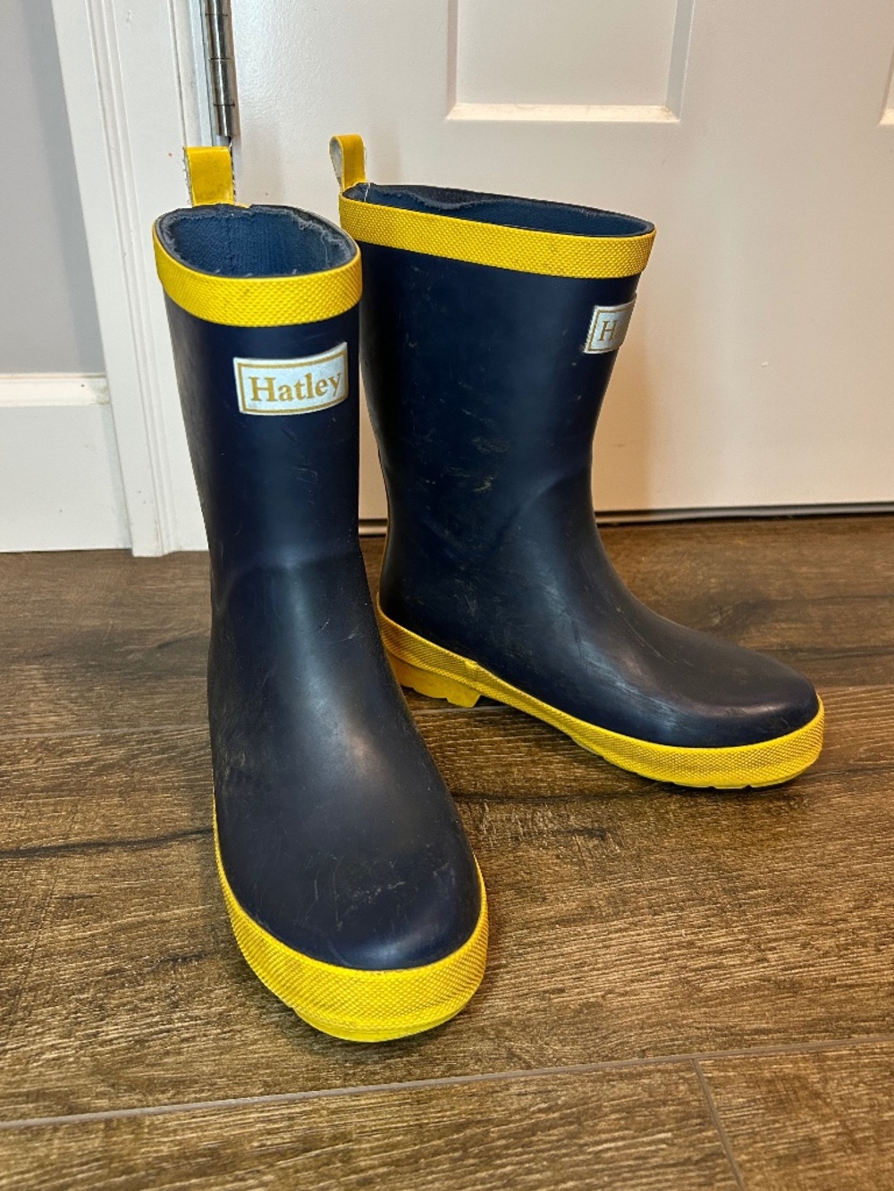 Hatley Kids Navy & Yellow Matte Rain Boots Size 1 or 21.3 cm